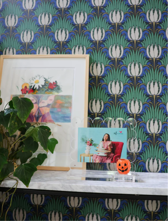 clearly a-nora-ble scalloped acrylic frame