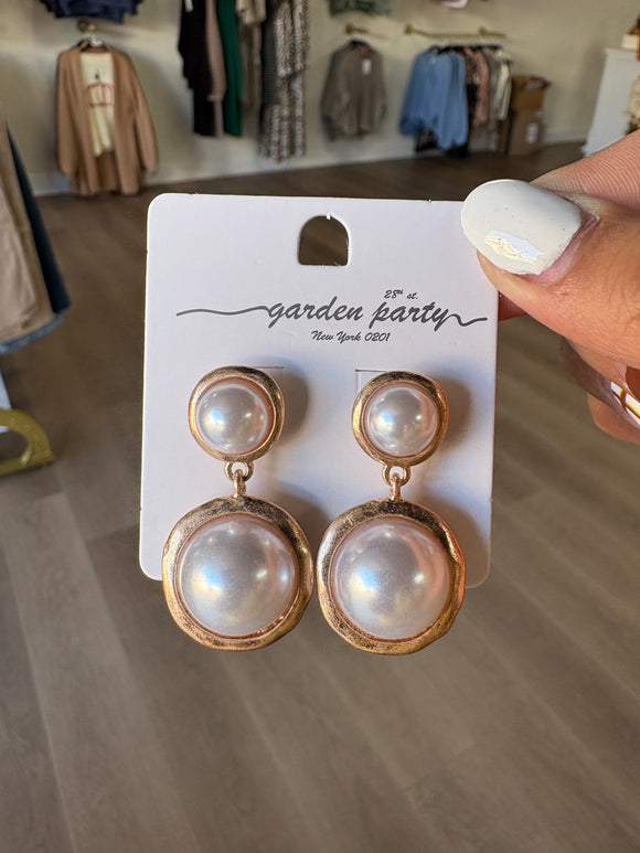 Pearl double circle 1” earring