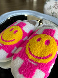 Pink checkered smile slippers