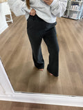 The Everyday Relaxed Pant-black