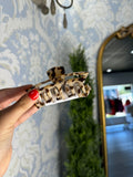 Open blonde tortoise medium hair clip