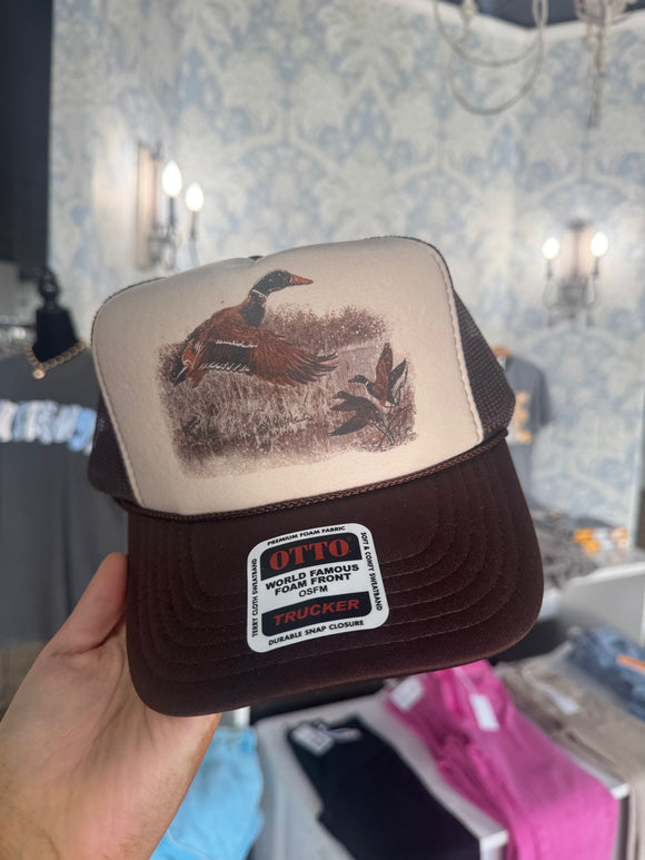 Retro duck trucker
