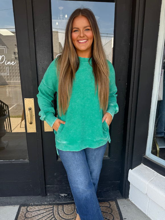 Ribbed mineral washed crewneck - longer kelly green