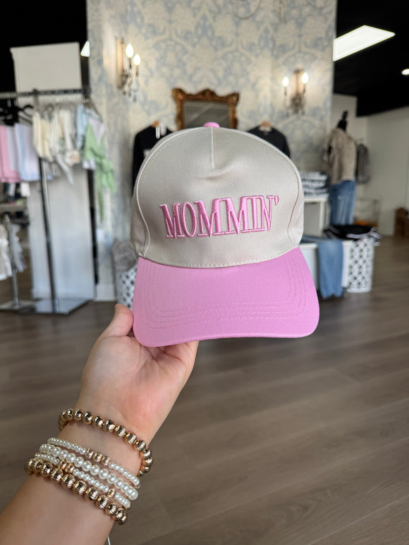 Mommin’ trucker/ pink